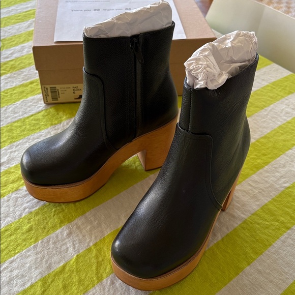 Brand New Never Worn Charlotte Stone Black Paz Boots 5.5 (marked as 6) - Picture 6 of 8